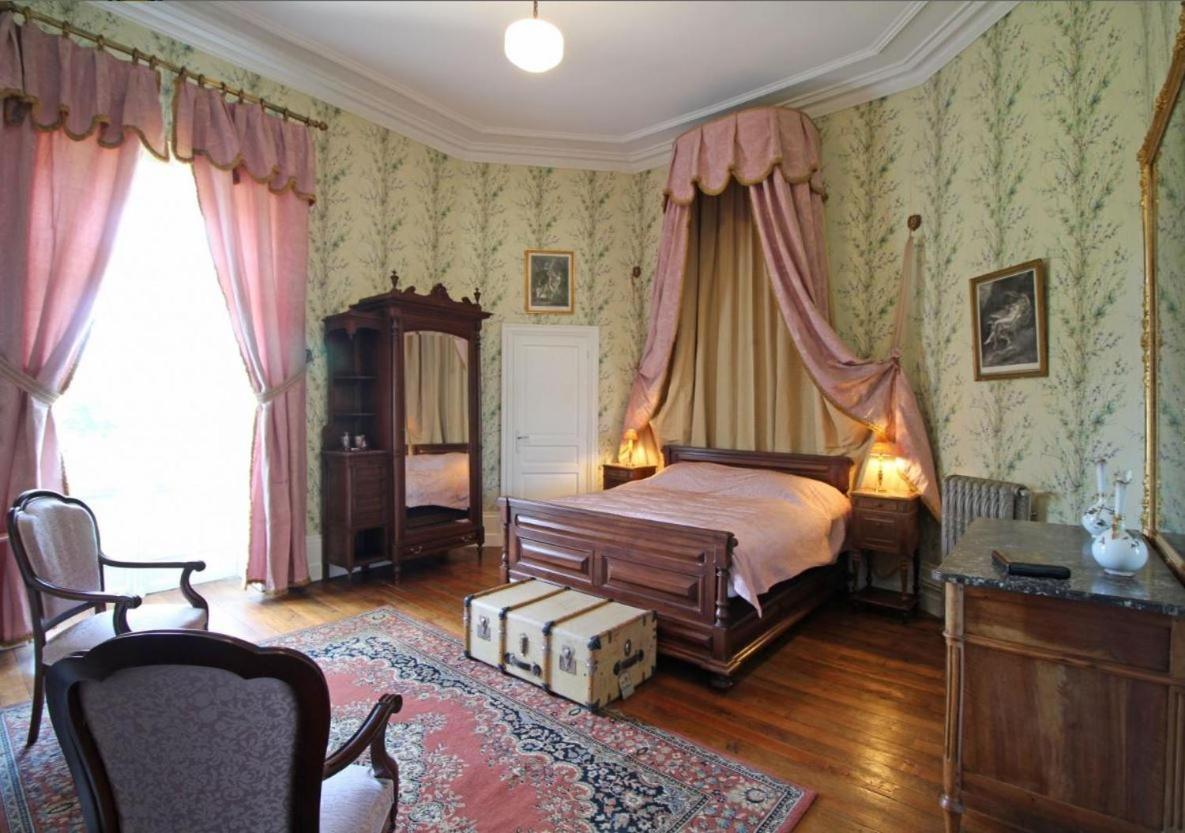 Domaine De Bort Bed and Breakfast Saint-Priest-Taurion Exteriör bild